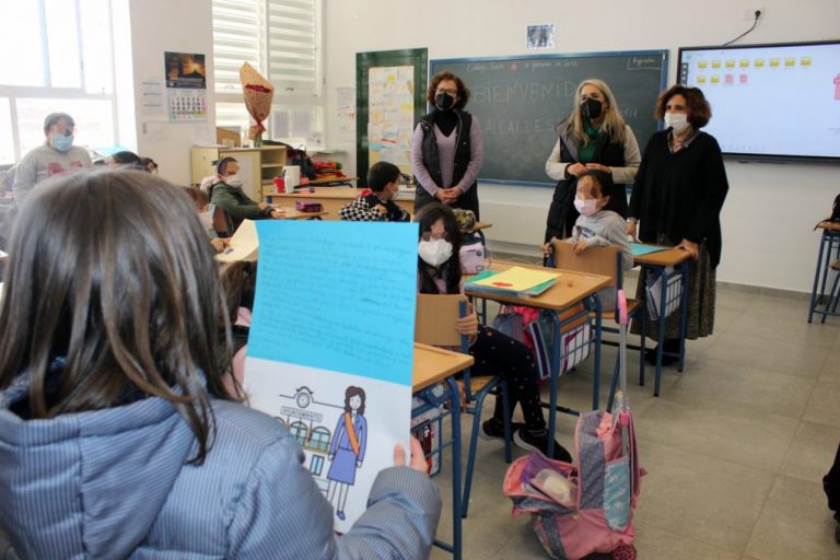 Escolares del Concepción Arenal trasladan sus peticiones a la alcaldesa de Cartaya