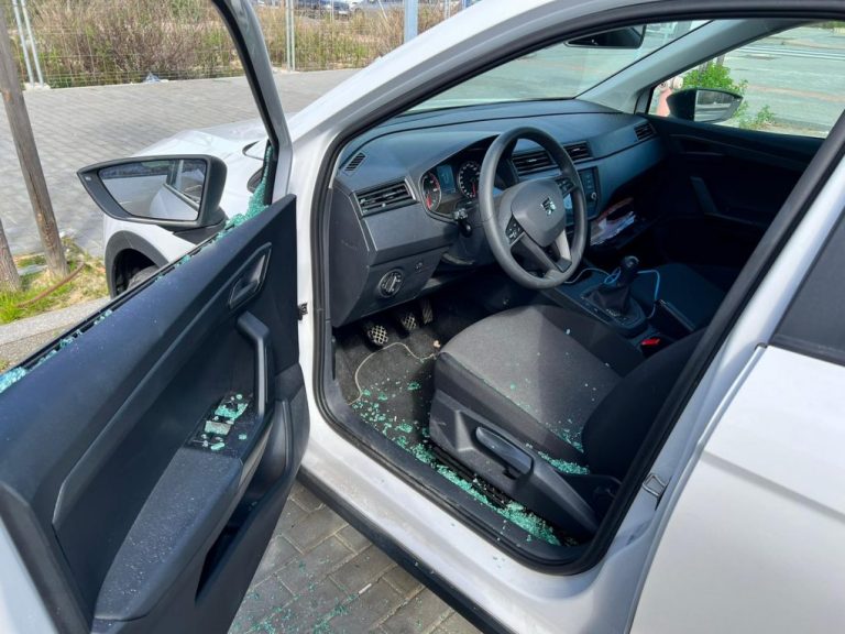 Detenidas 5 personas por 20 robos con fuerza en el interior de vehículos en Ayamonte