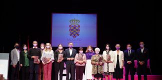 Moguer cierra la programación del 8M con una brillante Gala de la Mujer