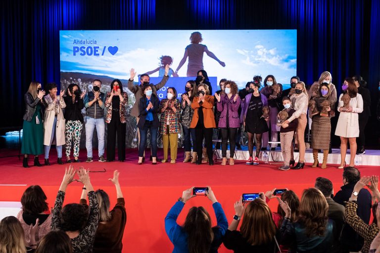 El PSOE entrega en Hinojos los Premios Clara Campoamor
