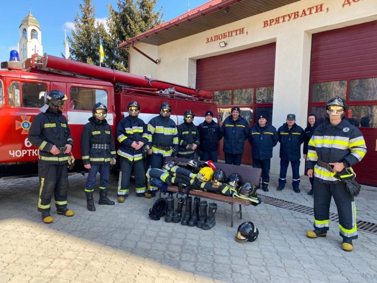 Huelva envía 8 toneladas de material sanitario a Ucrania a través de Bomberos Unidos Sin Fronteras