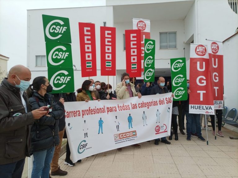 Sanitarios protestan en Punta Umbría para exigir la carrera profesional para todas las categorías del SAS