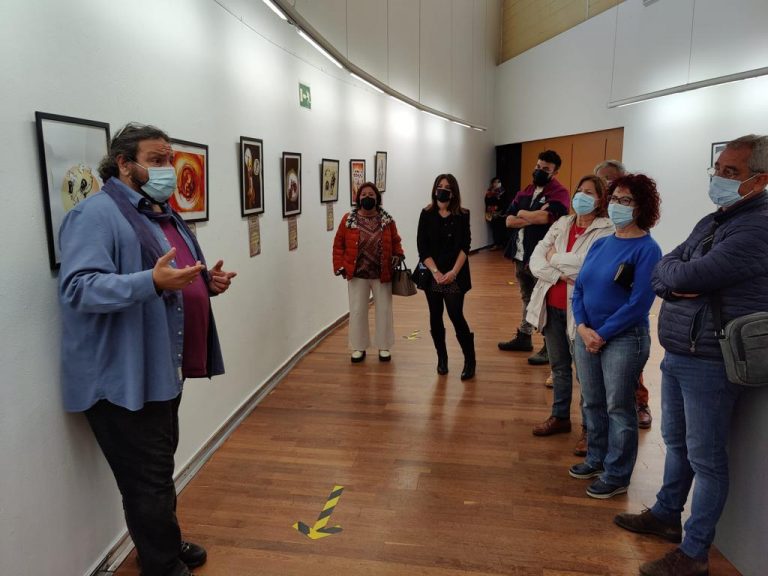 Una exposición aborda en Isla Cristina el feminismo desde el punto de vista masculino