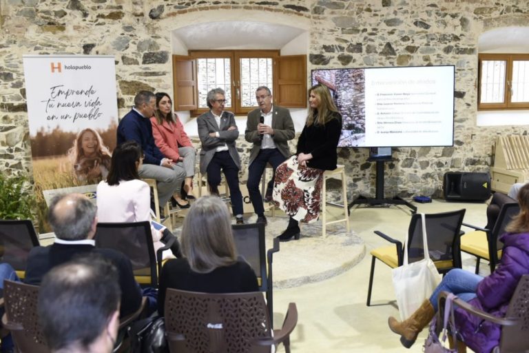 Holapueblo, «ejemplo de la alianza público-privada para fijar la población en el territorio de la provincia» onubense