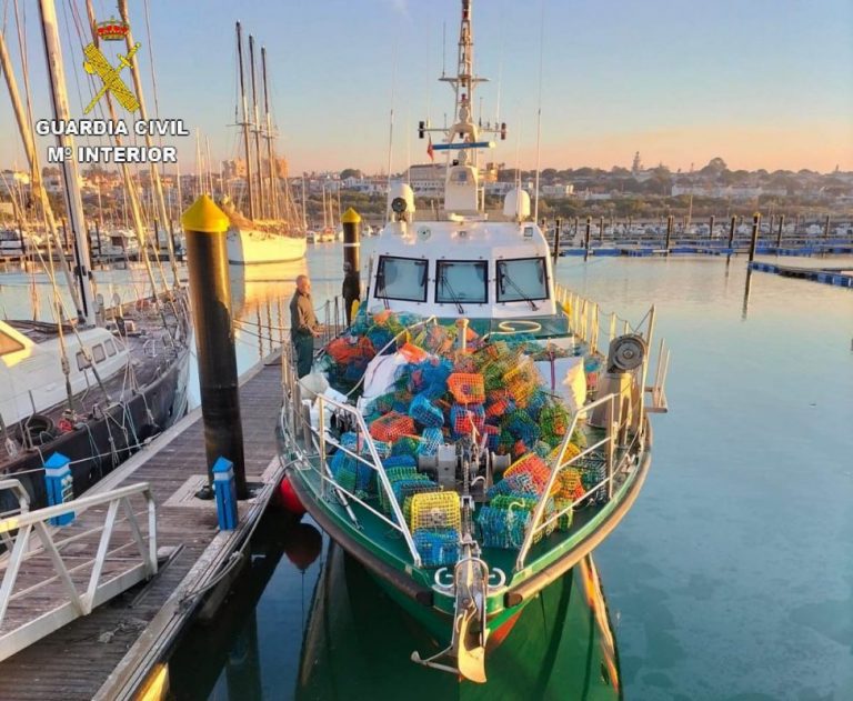 La Guardia Civil intensifica las inspecciones del sector pesquero en aguas onubenses