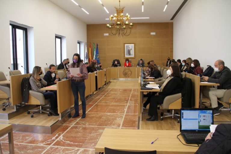 Diputación de Huelva muestra su apoyo al Día de la Mujer y a Ucrania frente a la agresión de Rusia