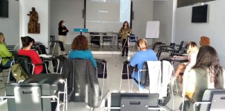 Un total de 25 empresarias onubenses asisten a un taller de fiscalidad para autónomas