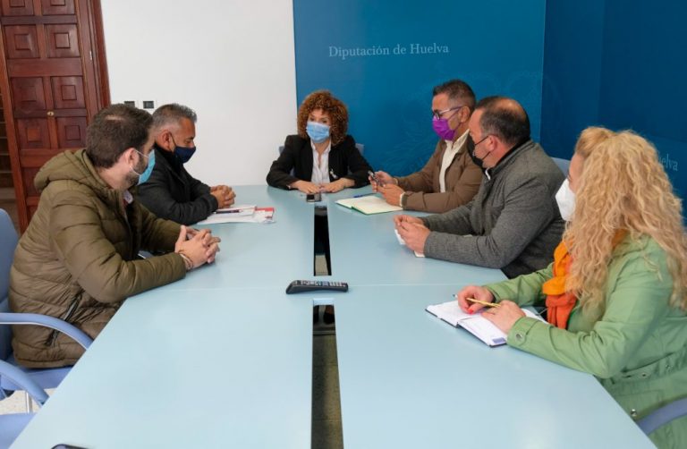 Alcaldes y representantes de la Costa se reúnen con la presidenta de la Diputación para abordar el asunto del Chare