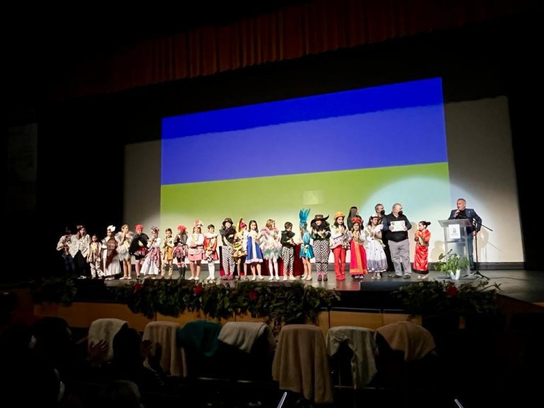 El Ayuntamiento de Isla Cristina entrega los premios institucionales del Carnaval