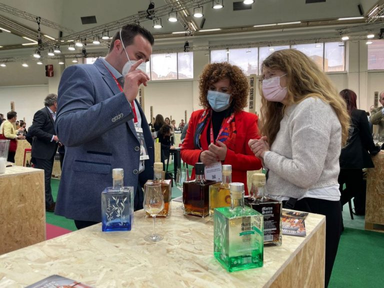Diputación acompaña a seis empresas de Huelva que se presentan en la Barcelona Wine Week 2022