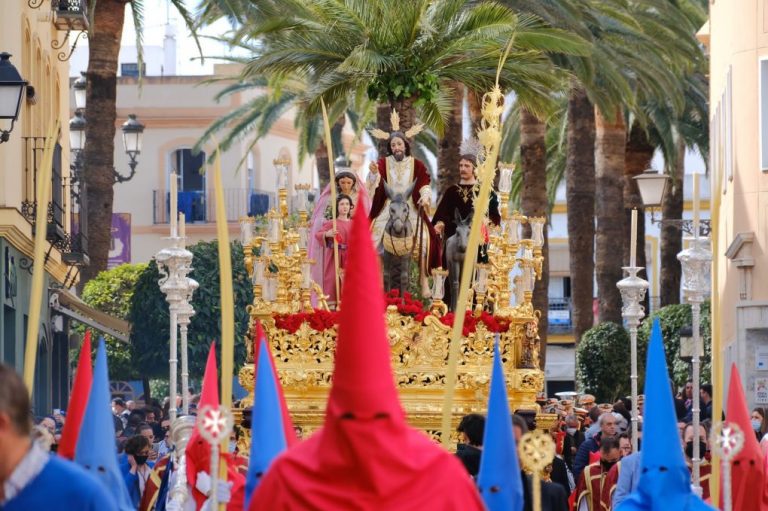 La luz del Domingo de Ramos ilumina Ayamonte