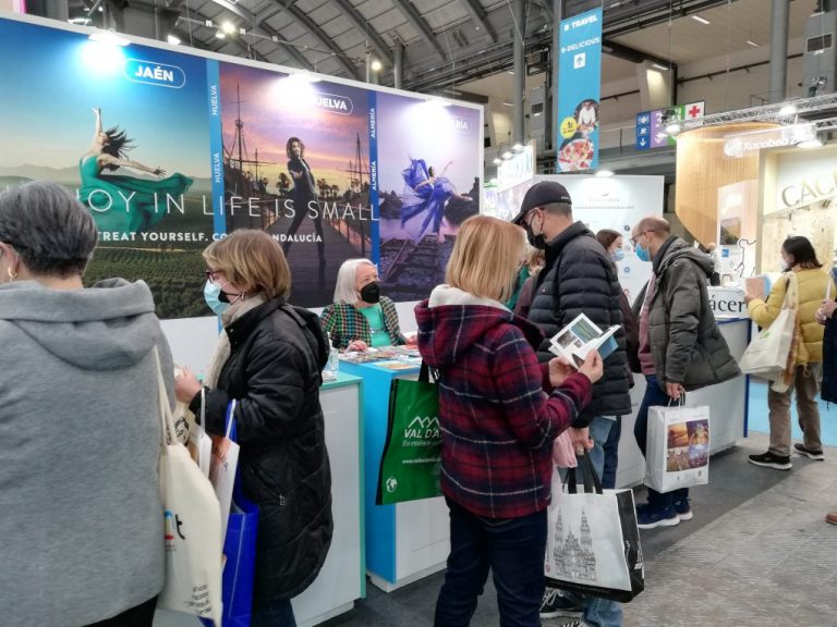 La oferta turística de la provincia onubense despierta interés en la Feria B-Travel de Barcelona
