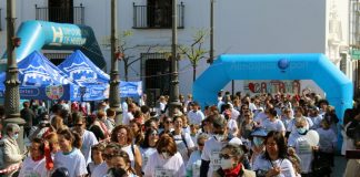 Medio millar de personas marchan a beneficio de la lucha contra el cáncer en Cartaya