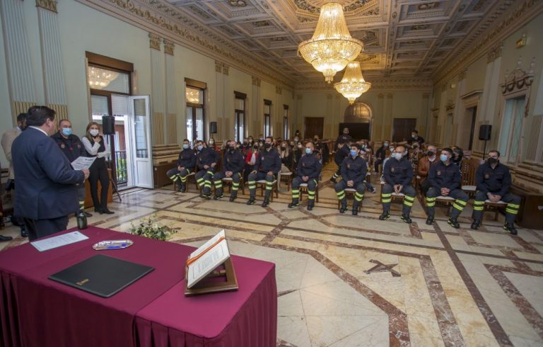 El Ayuntamiento de Huelva incorpora nueve nuevos bomberos al Servicio de Extinción del Incendios