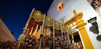 Cautivo, Buena Muerte y Rosario se libran de la lluvia y llenan de fe las calles de Ayamonte