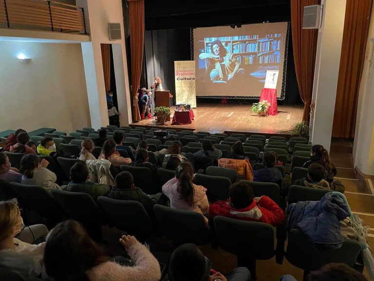 Ayamonte lee este viernes públicamente textos de Almudena Grandes durante 10 horas ininterrumpidas