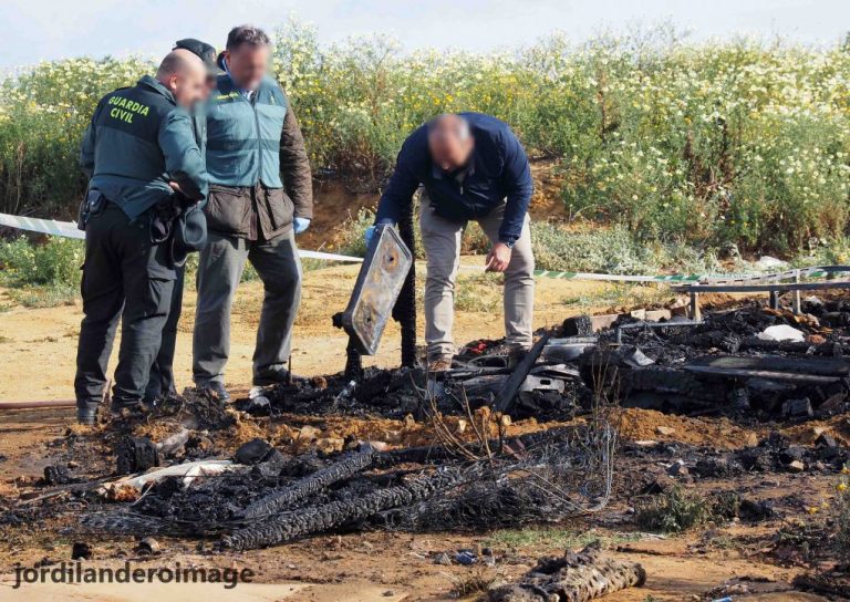 Fallece un hombre de 27 años en el incendio de una chabola junto al cementerio de Lepe