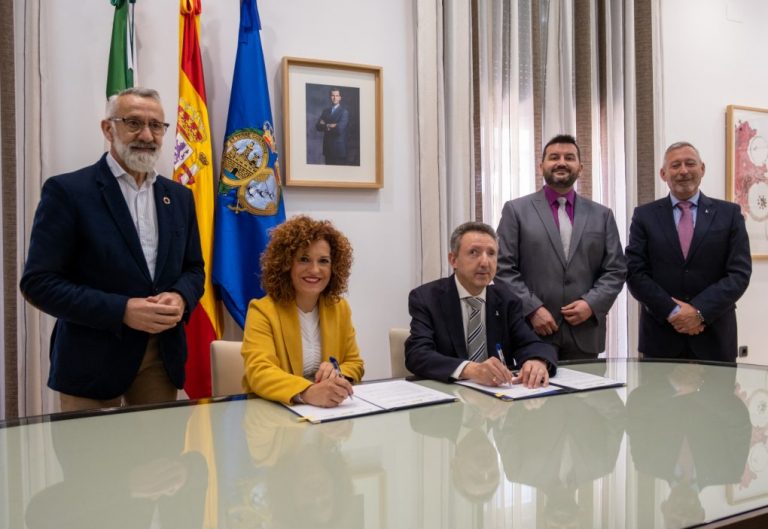 Diputación y ONCE firman un convenio de colaboración para garantizar la accesibilidad del destino Huelva