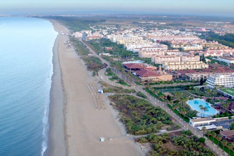El Paseo Marítimo de Islantilla acogerá este sábado el Mercadillo del Libro de la ONG Ayre Solidario