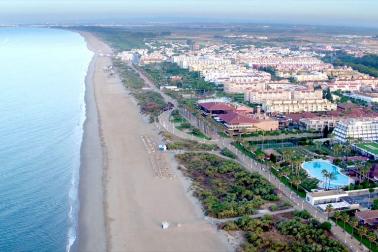 La Playa de Islantilla refuerza sus servicios de cara a la Semana Santa