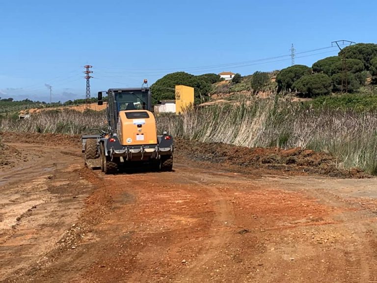 Ayamonte acomete trabajos de mejora en sus dos recintos romeros