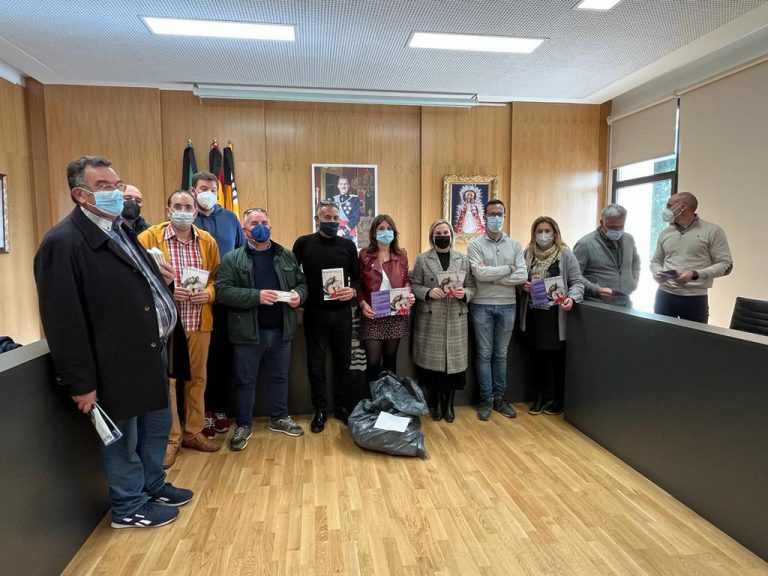Ayuntamiento y Consejo de Hermandades de Isla Cristina presentan el díptico con los recorridos procesionales
