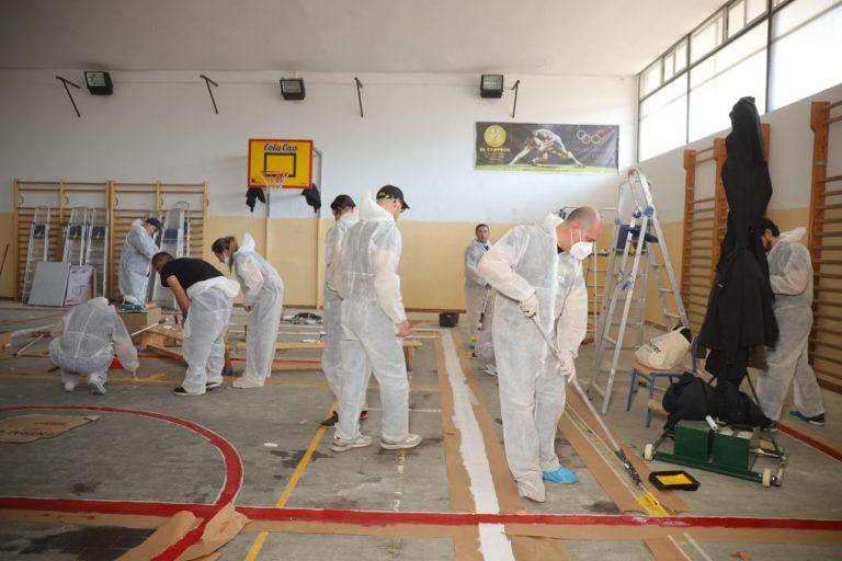 Más de 400 voluntarios de Ferrer participan en la transformación de espacios de interés social en Cartaya