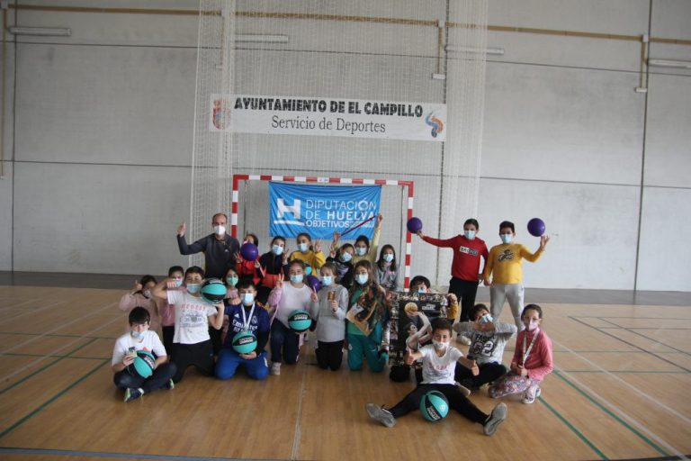 Diputación de Huelva fomenta el baloncesto entre los más jóvenes con diversos talleres por la provincia