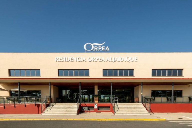 El personal que atiende a mayores en Orpea de Aljaraque hace funciones que no les corresponden y soporta una «ingente sobrecarga» de trabajo