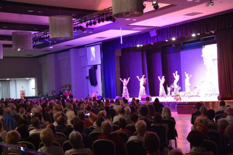 Unos 5.000 jubilados austriacos pasan cinco semanas en Punta Umbría