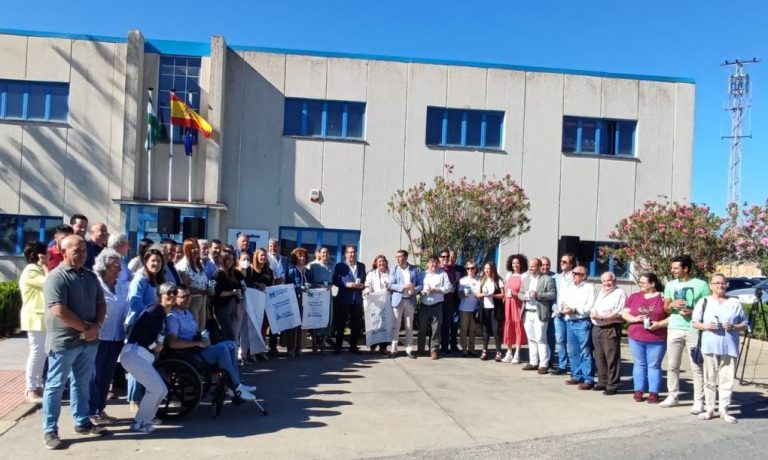 Giahsa y Fundación Cajasol entregan más de 28.000 bricks de agua entre las hermandades del Rocío onubenses
