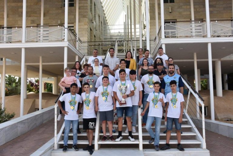 El Ayuntamiento de Punta recibe a tres equipos de las escuelas deportivas por sus triunfos y ascensos  