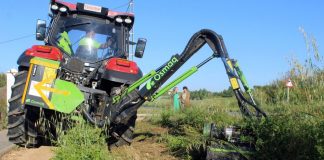 Cartaya pone en marcha un servicio extraordinario de desbroce y limpieza de cunetas