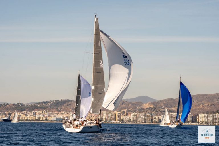 El barco puntaumbrieño DE 6 defiende título en la regata ‘Málaga Sailing Cup’