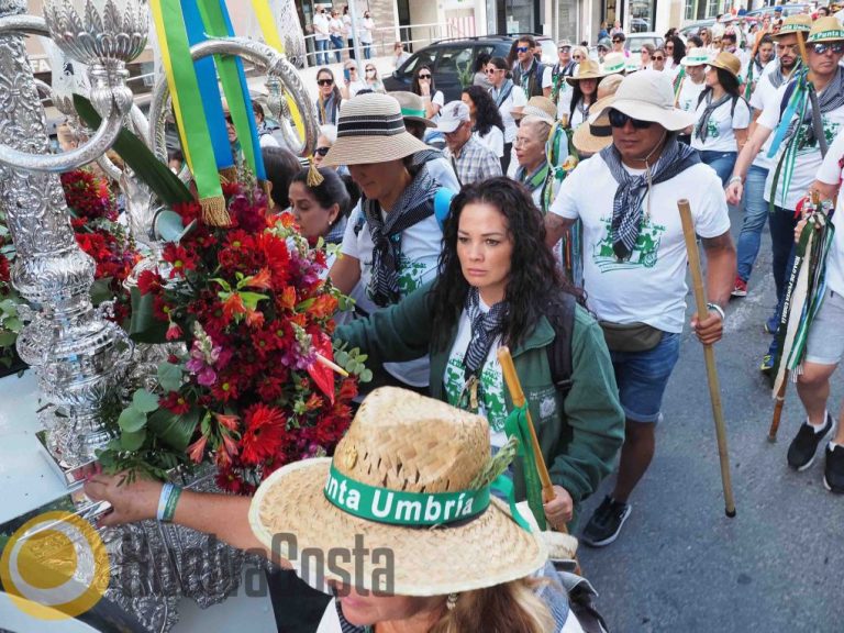 La Hermandad del Rocío de Punta Umbría ya recorre  su camino hacia la aldea almonteña