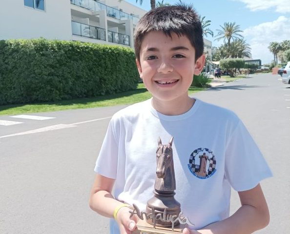 El menor redondelero Ángel Luis Camacho, tercero en el Campeonato de Andalucía de Ajedrez
