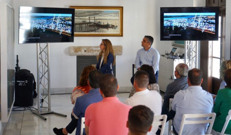 Ayamonte presenta un plan de marketing turístico digital para promocionar el destino y captar inversores
