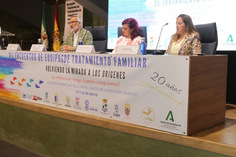 Los Equipos de Tratamiento Familiar de Andalucía debaten sobre la ayuda a la infancia en riesgo en La Rábida