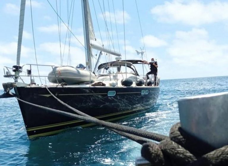 Dos detenidos en la incautación de 215 paquetes de hachís ocultos en un velero en las costas del Algarve