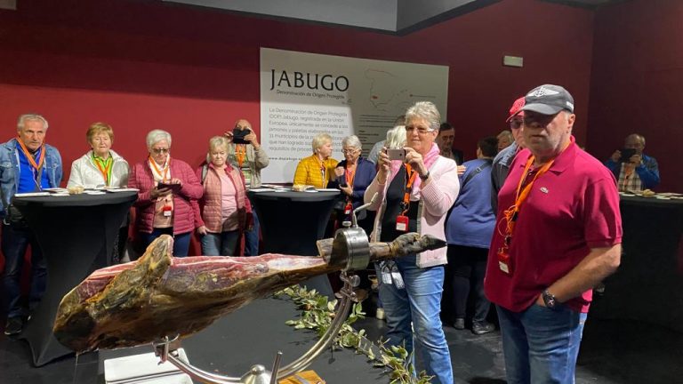 Más de 2.500 austriacos descubren el jamón de Jabugo en visitas guiadas al municipio