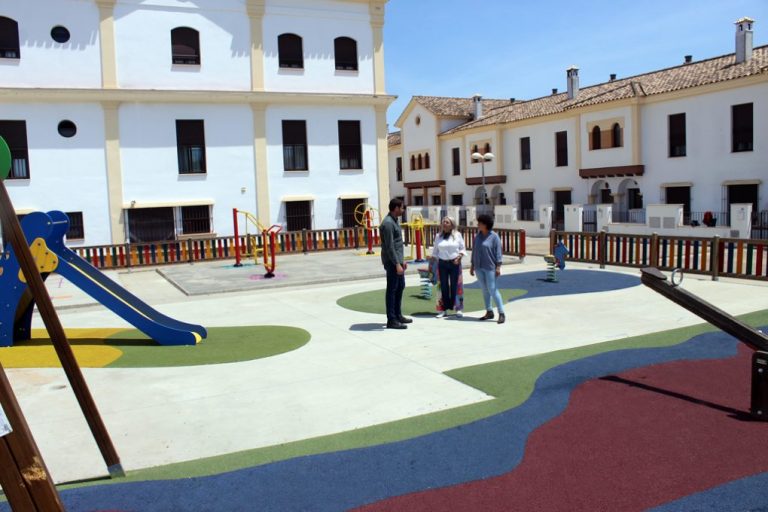 Cartaya repone el parque del antiguo ‘Movare’ y lo dota de juegos para niños y de zona biosaludable