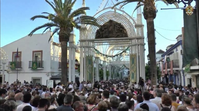 Almonte decidirá en una consulta popular si mantiene la catedral efímera hasta la próxima Venida de la Virgen