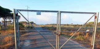 Convocan una concentración en Huelva para exigir a la Junta la apertura del acceso a la playa y torre del Loro