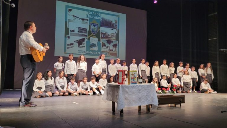 Respaldo de antiguos alumnos y de la comunidad docente en el 50 aniversario del colegio San Sebastián de Punta