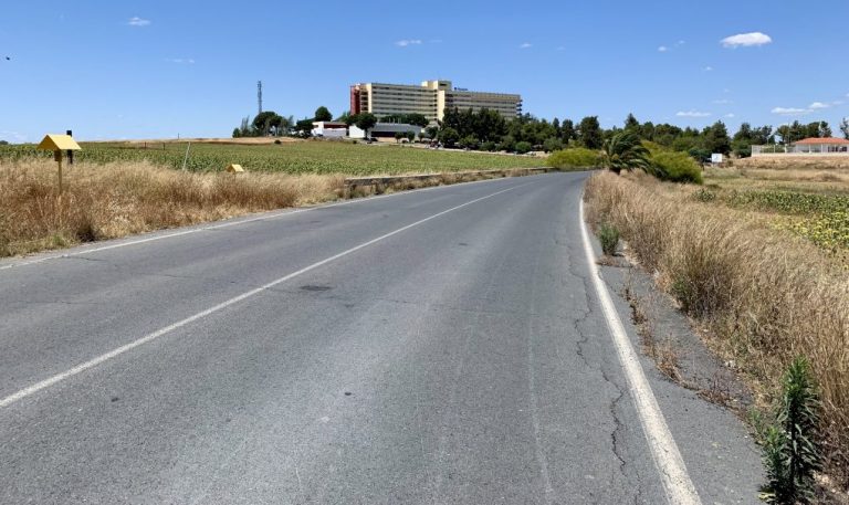 La próxima semana arrancan los trabajos para dotar de alumbrado público el acceso al Infanta Elena