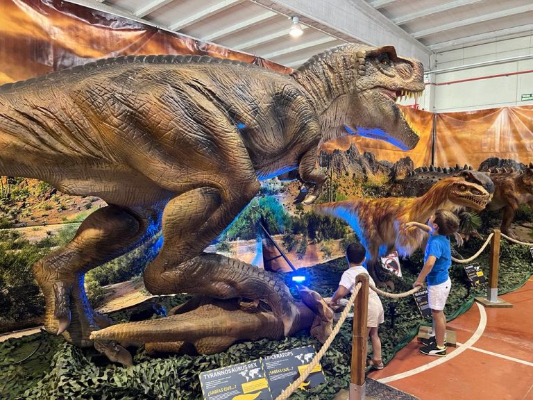 Los dinosaurios regresan a Isla Cristina