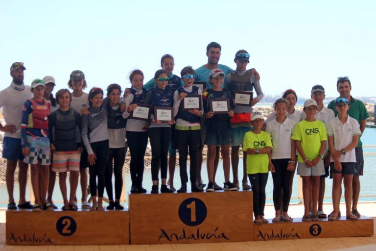 El RCMT Punta Umbría, campeón andaluz por equipos de optimist de vela