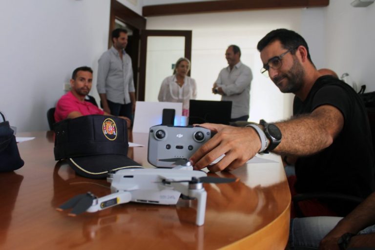 Cartaya dota de un dron a la Policía Local para mejorar la seguridad ciudadana