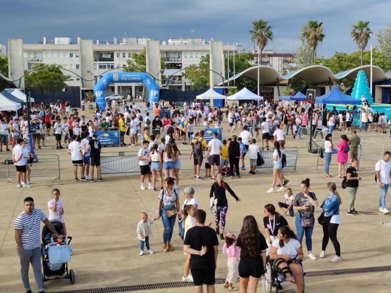 Un millar de niños y jóvenes isleños se divierten de forma sana en una jornada de ocio saludable del Ayuntamiento
