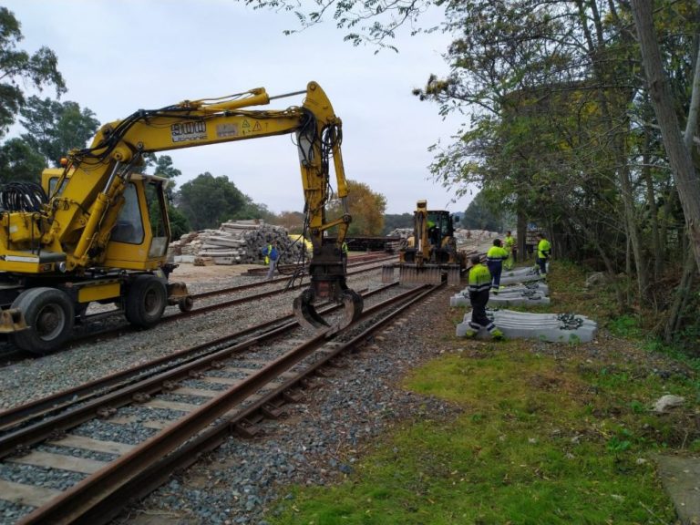 Adif avanza en las obras de renovación de vía del tramo Peguerillas-Huelva Cargas